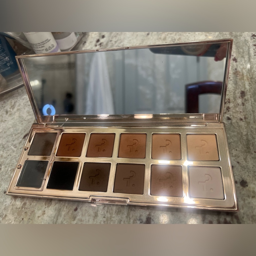 MAJOR DIMENSION III MATTE EYESHADOW PALETTE